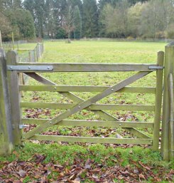 Secret Gardens - Cloture et portillon